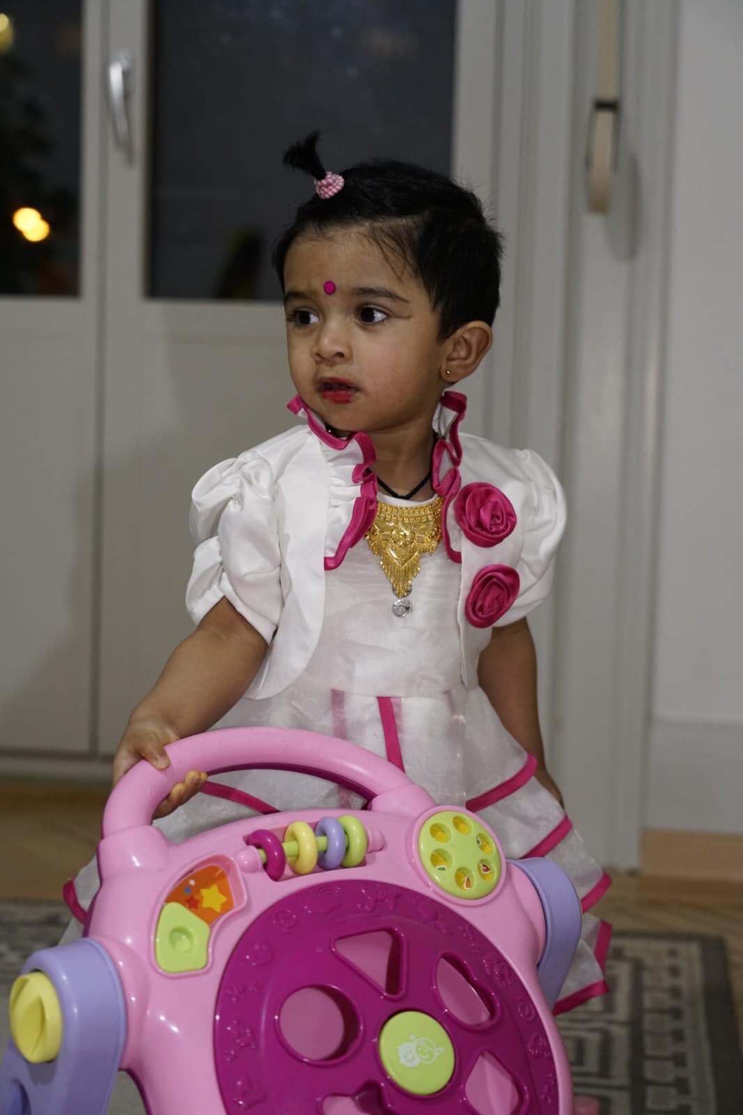 பம்பரமாய் சுழன்று பரிமளிக்கும் பாவையவள்