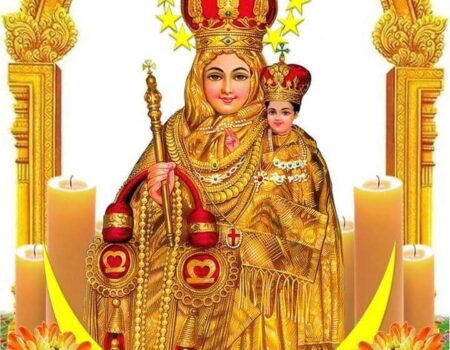 உலக ஒளியாய் ஊடுருவி வருகின்றாள் உத்தமச் சுடராய் உலகங்கெங்கும் தெரிகின்றாள்